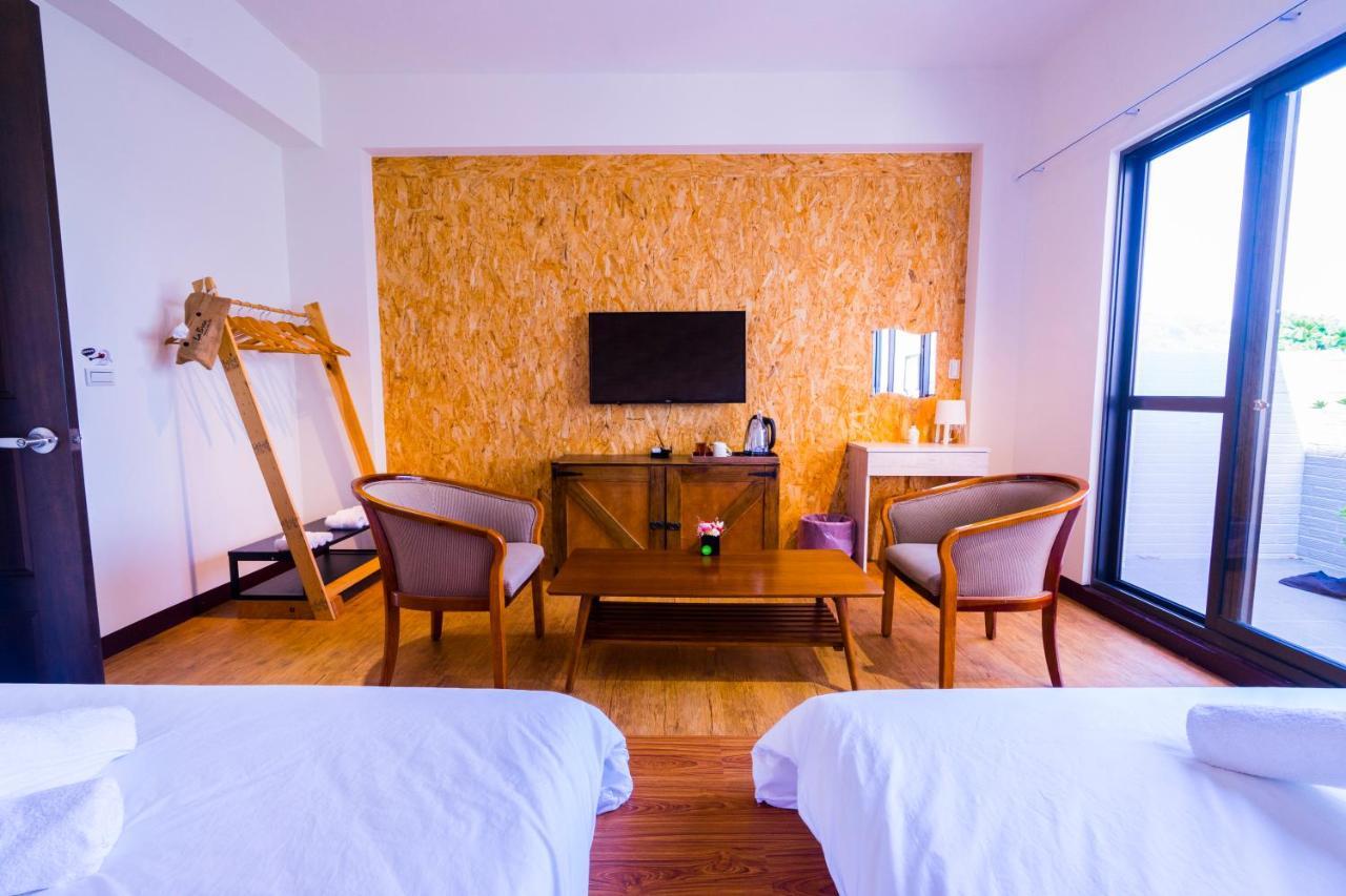 黑琵軼棧湖濱旅宿 K&B Happy Hostel Tainan Eksteriør billede