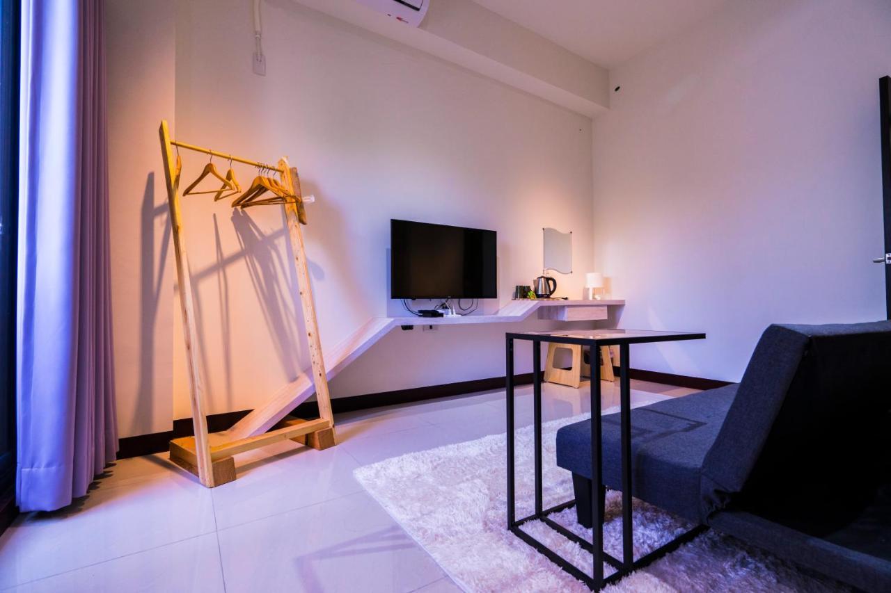 黑琵軼棧湖濱旅宿 K&B Happy Hostel Tainan Eksteriør billede