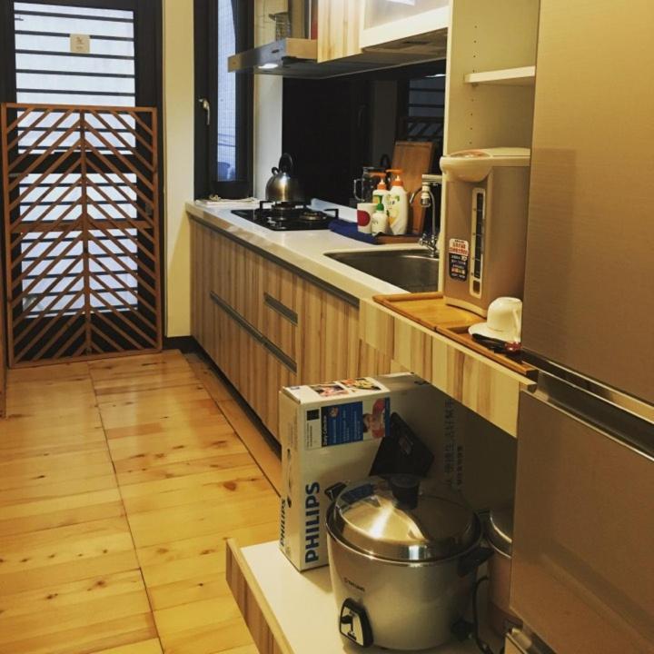 黑琵軼棧湖濱旅宿 K&B Happy Hostel Tainan Eksteriør billede
