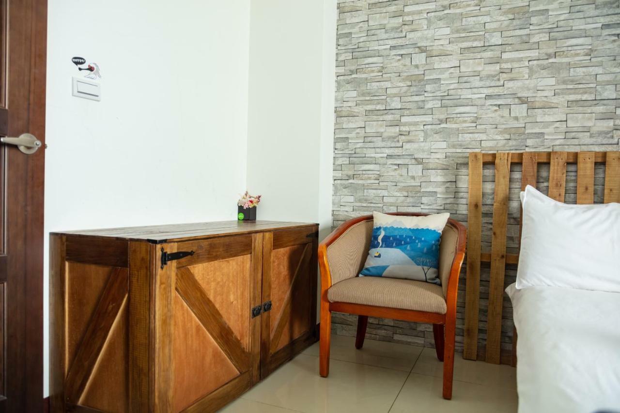 黑琵軼棧湖濱旅宿 K&B Happy Hostel Tainan Eksteriør billede