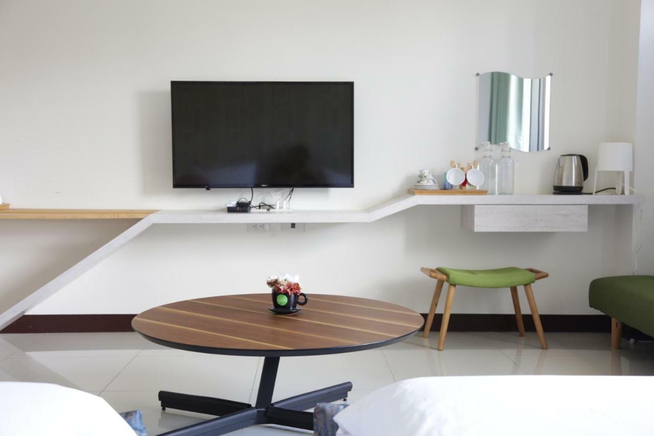 黑琵軼棧湖濱旅宿 K&B Happy Hostel Tainan Eksteriør billede